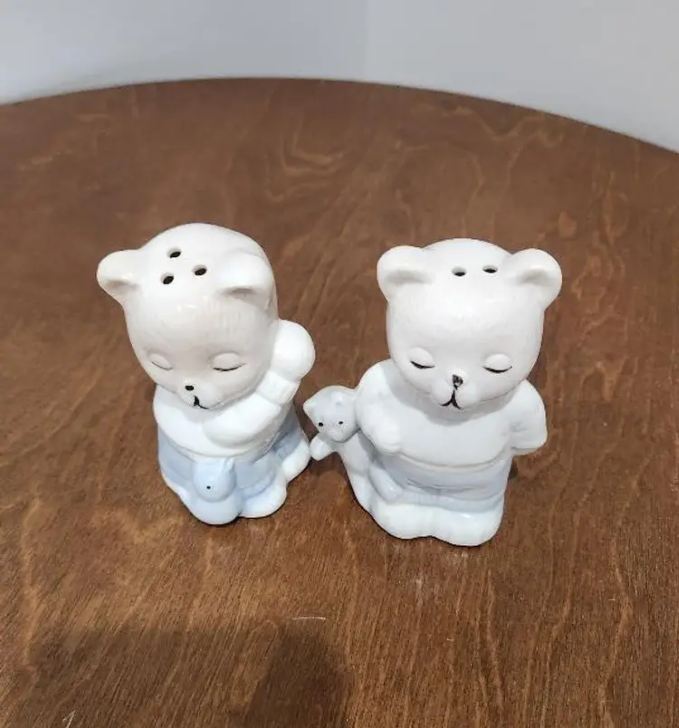 VTG Bears Salt & Pepper Shakers Porcelain/Ceramic