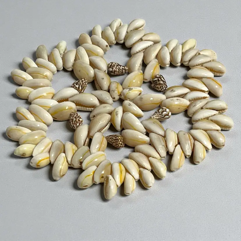 Vintage mini shell round coaster 5.5 inches