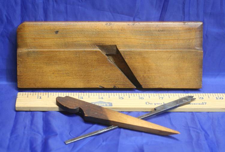 Wooden Center Beading Plane – 1/4 in. – SANDUSKY TOOL CO. OHIO