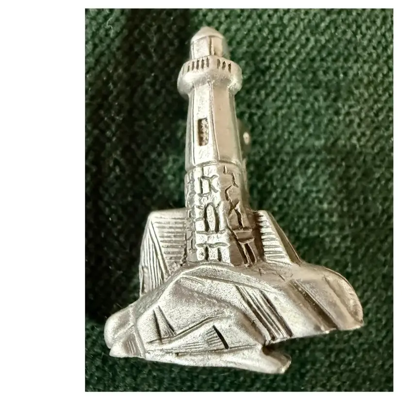 PEWTER LIGHTHOUSE PIN BY JJ (JONETTE JEWELRY) VINTAGE