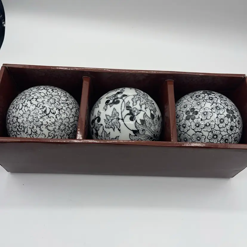 Black & White Carpet Balls Floral 4.” Each Set Of 3