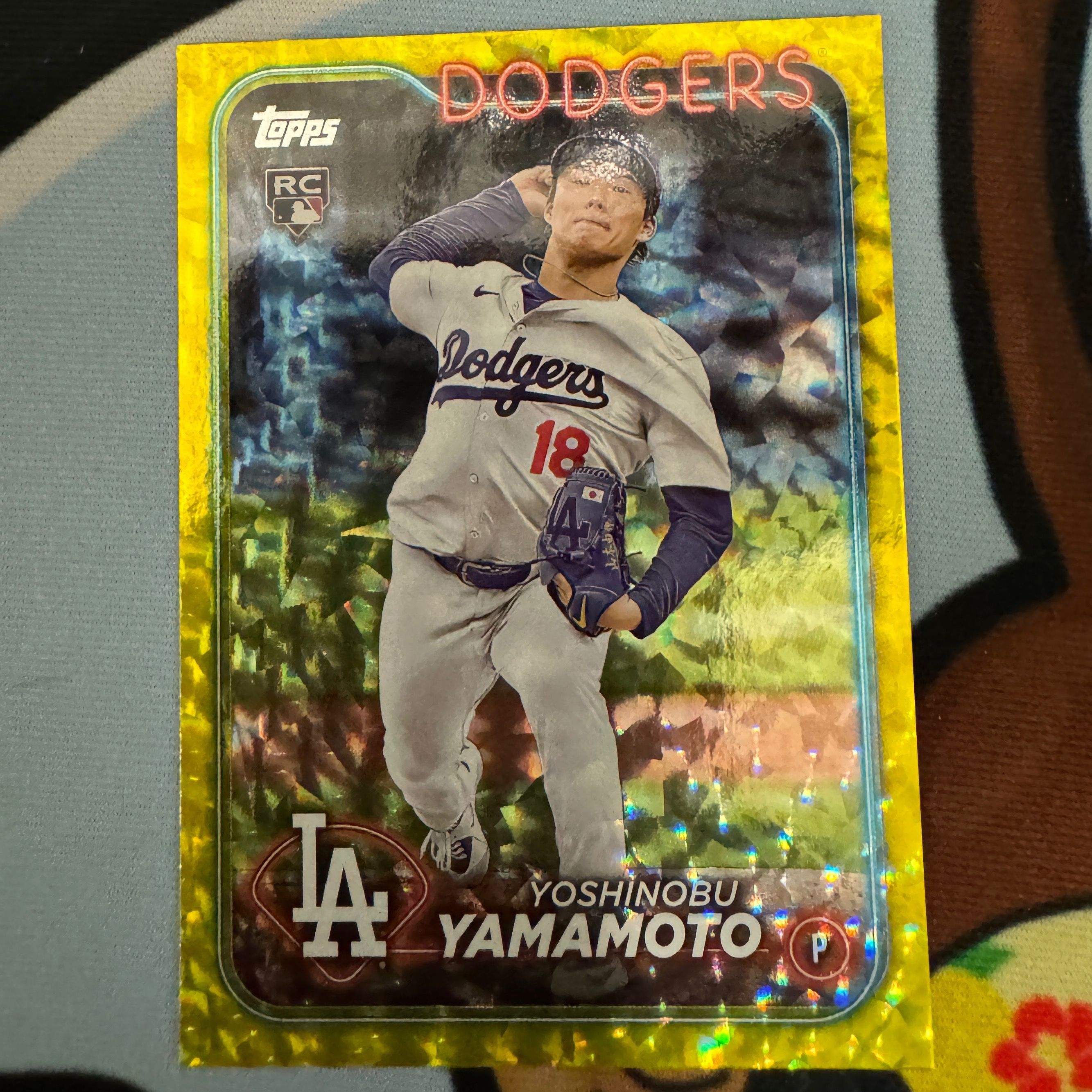 YOSHINOBU YAMAMOTO 2024 Topps Series 2 Rookie YELLOW CRACKLE