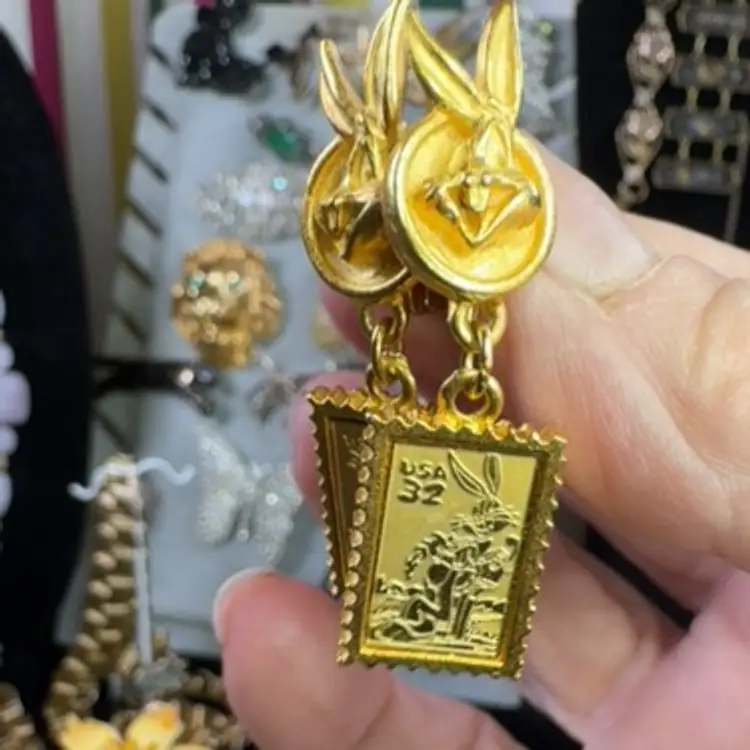 Bugs Bunny stamp earrings 1997 pierced