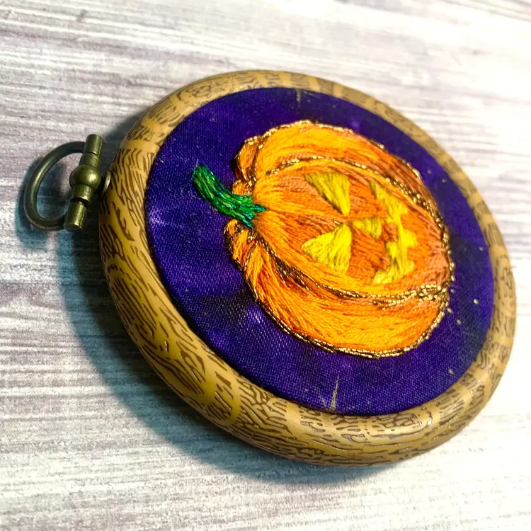 Pumpkin Jack O Lantern Mini Hand-Embroidery Hoop 3"