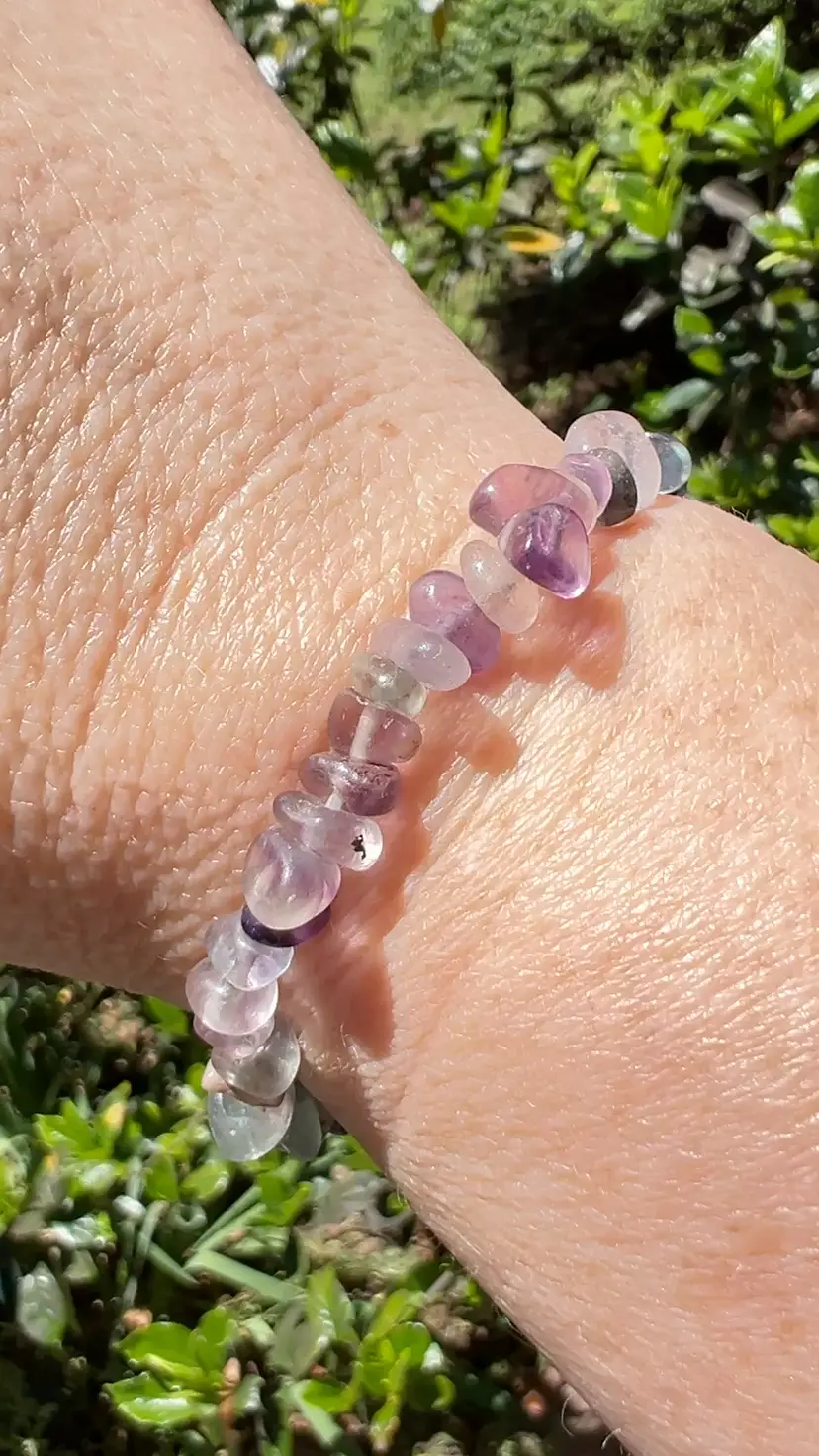 Fluorite Chip Stone Bracelet. 7" to 8" Stretch Bracelet Jewelry.