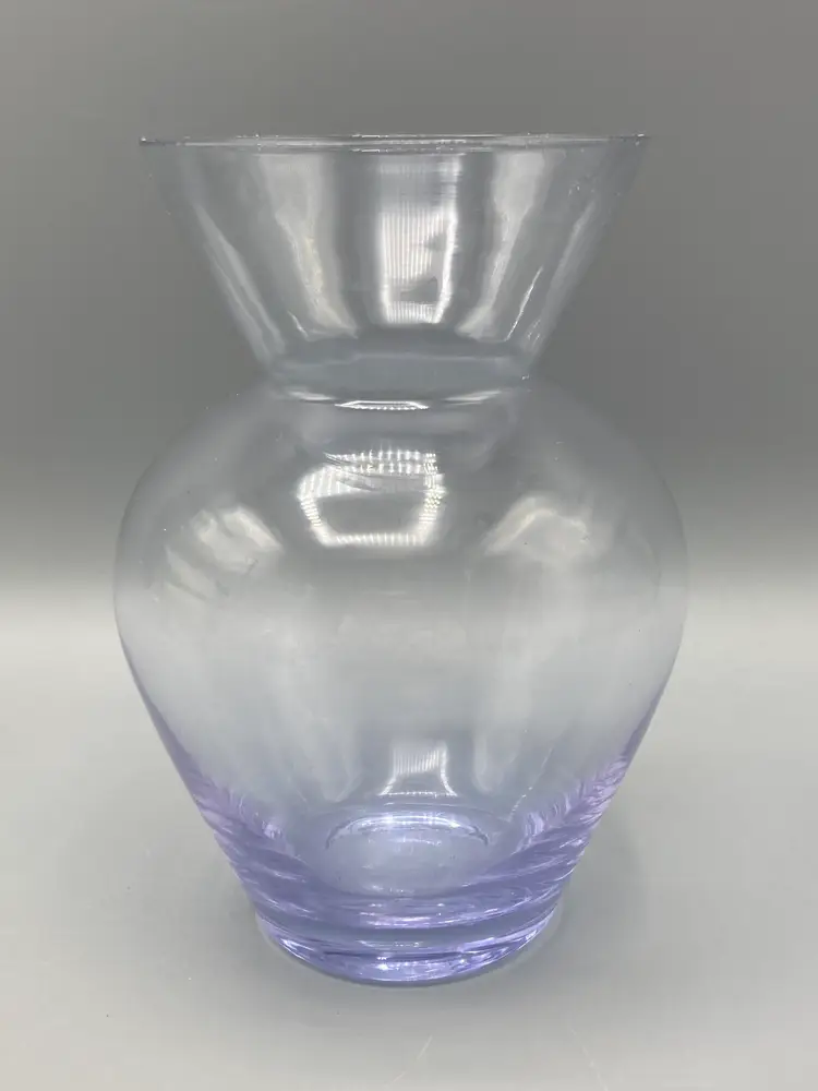 Neodymium / Alexandrite Small Glass Classic Vase - 5" Tall