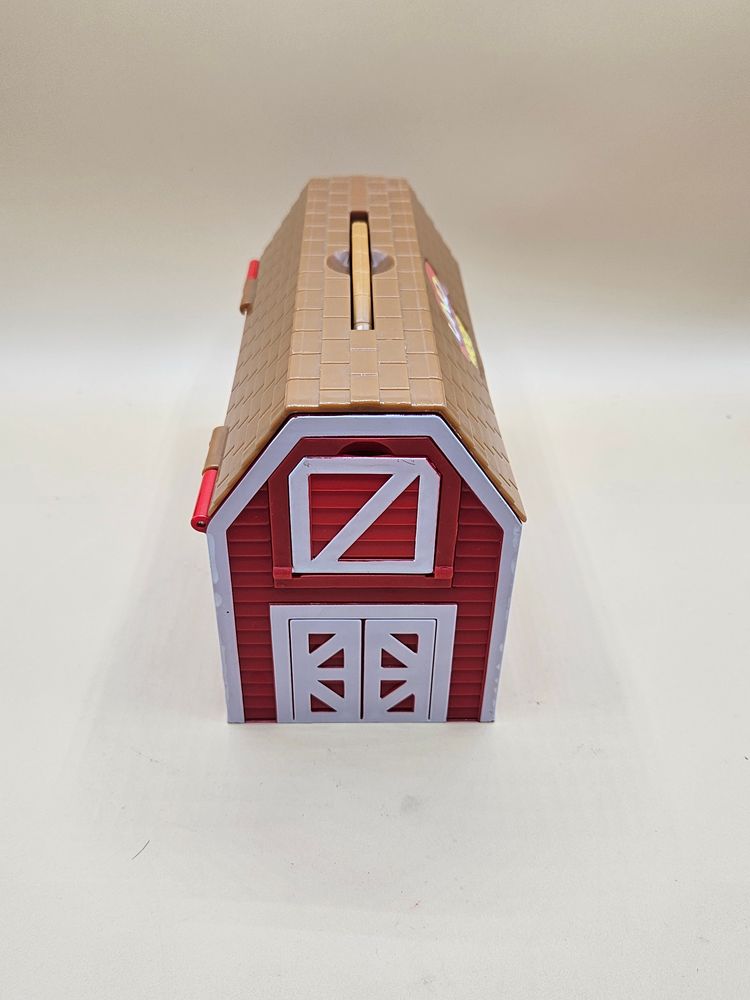 UNO Moo! Toy Plastic Barn Carring Case w/37 Figures