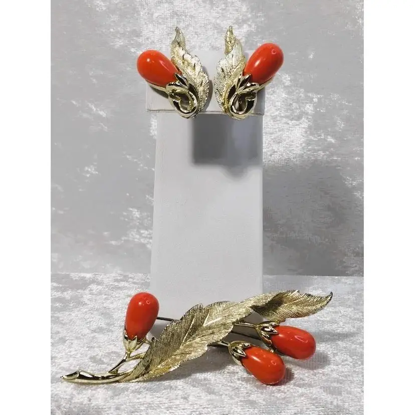 Vintage 1962 Sarah Coventry "Bittersweet Brooch and Earring Set in Gold Tone