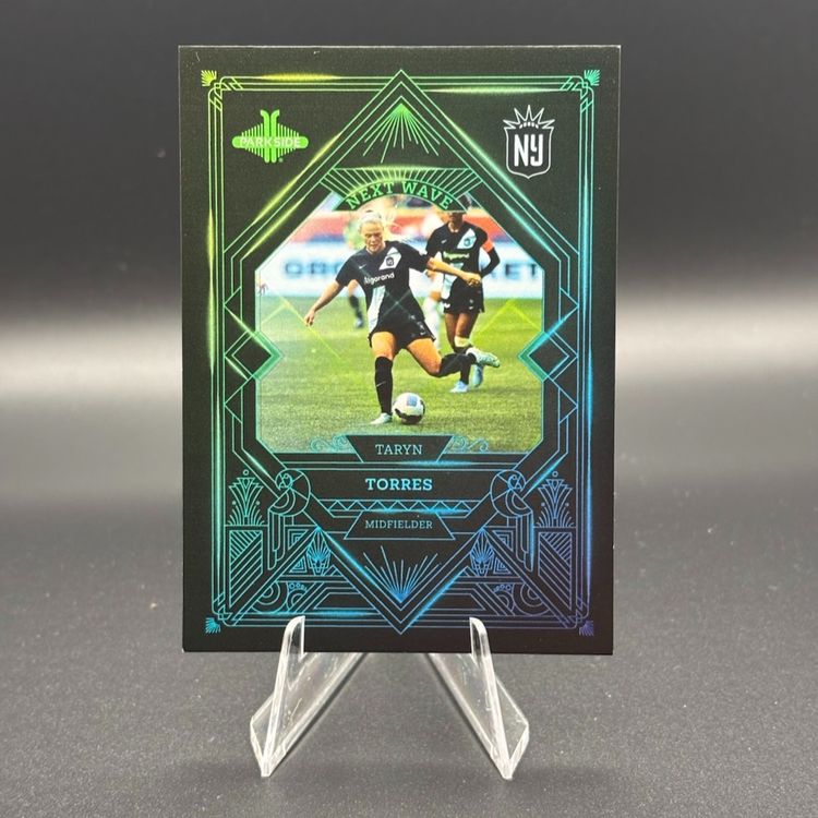 Taryn Torres - 2022 Parkside Paramount Next Wave Black No. 218/449