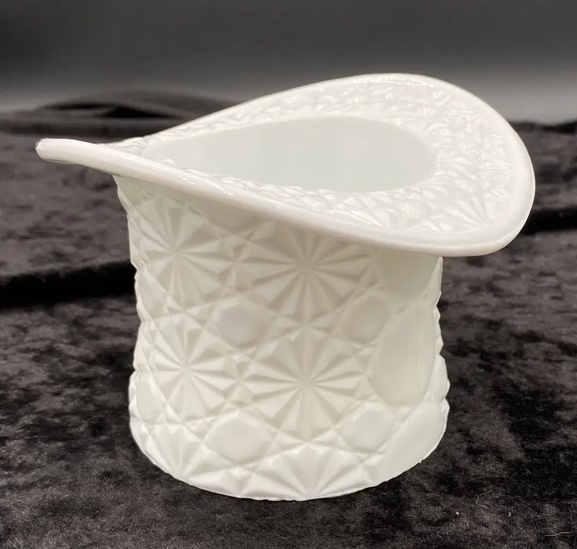 Vintage Indiana Glass Large Milk Glass Top Hat, Daisy and Buttons, 3.25" x 4.6"
