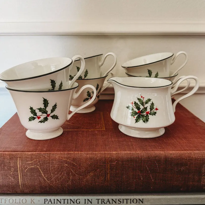 Oxford Bone China made for Lenox 6 tea cups and creamer in holly design