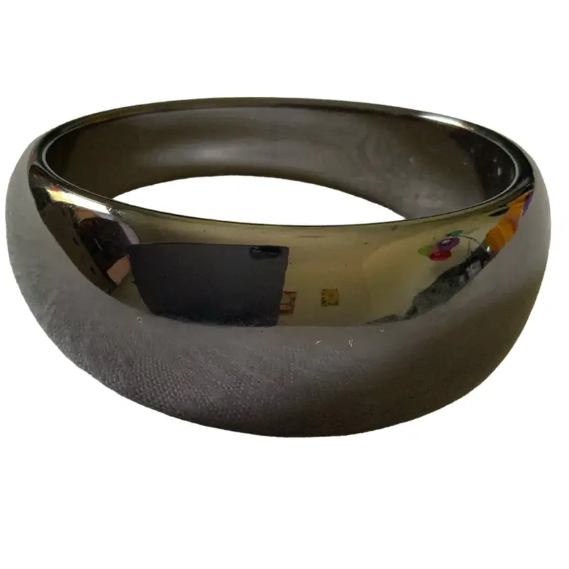 Vintage Hi Low Acrylic Bracelet Bangle With A Glossy Reflective Gray Design 