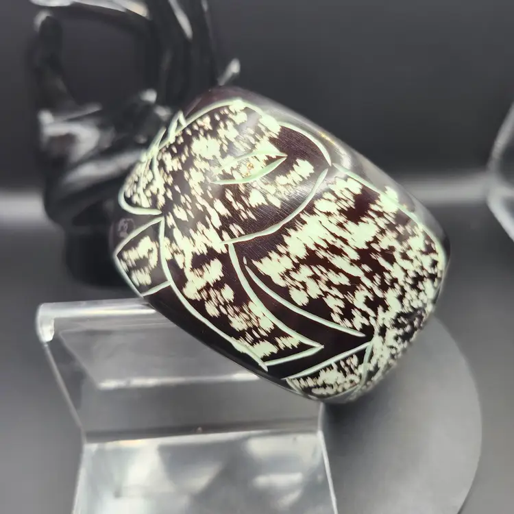 Vintage Black & White Elephant Carved Bangle