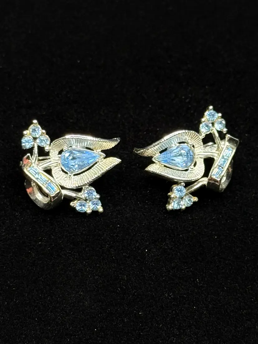 VTG Coro Blue Rhinestone Floral Silver Tone Clip On Earrings Costume Jewelry
