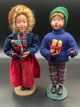 Christmas Carolers- Byers Choice?