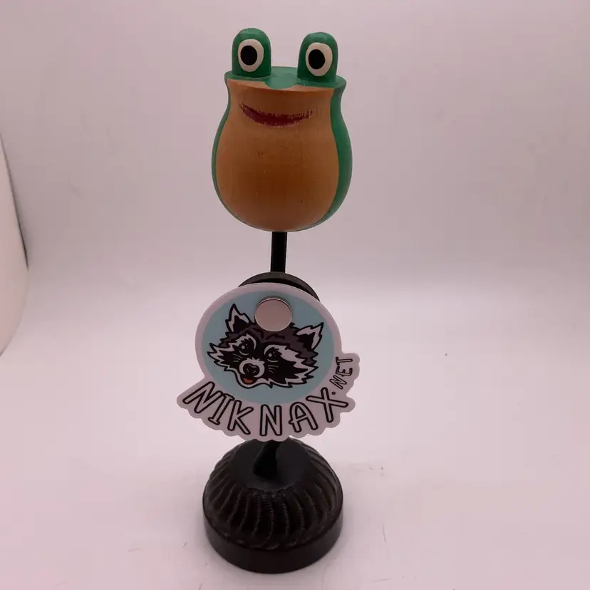 ITW Wood Frog with Magnet Picture Holder 5.75
