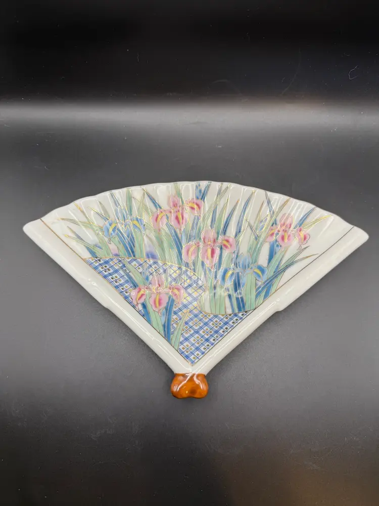 Ayame Japanese Porcelain Fan-Shaped Dish With Painted Irises And Gold Trim