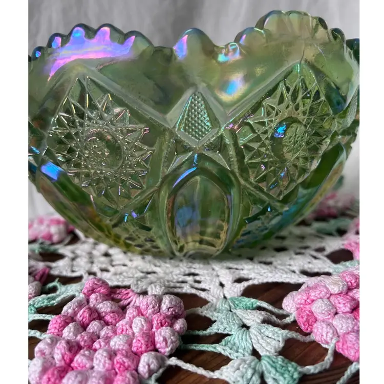 VINTAGE LE SMITH QUINTEC HERITAGE IRIDESCENT GREEN CARNIVAL GLASS BOWL