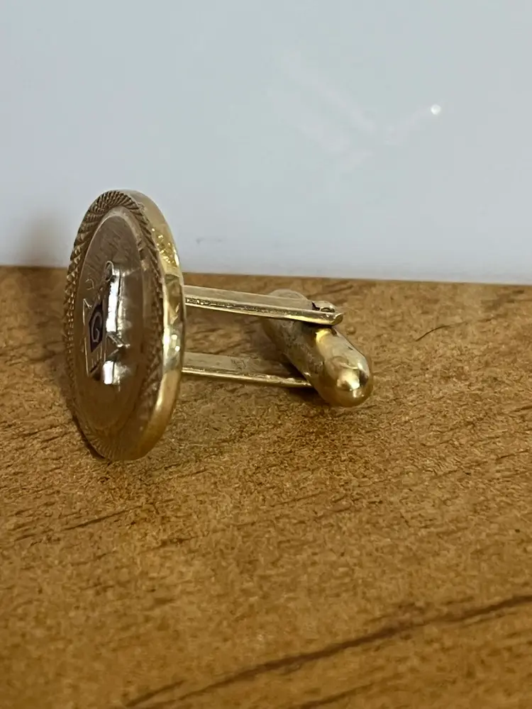 Vintage Masonic Free Mason Gold Single Cufflink