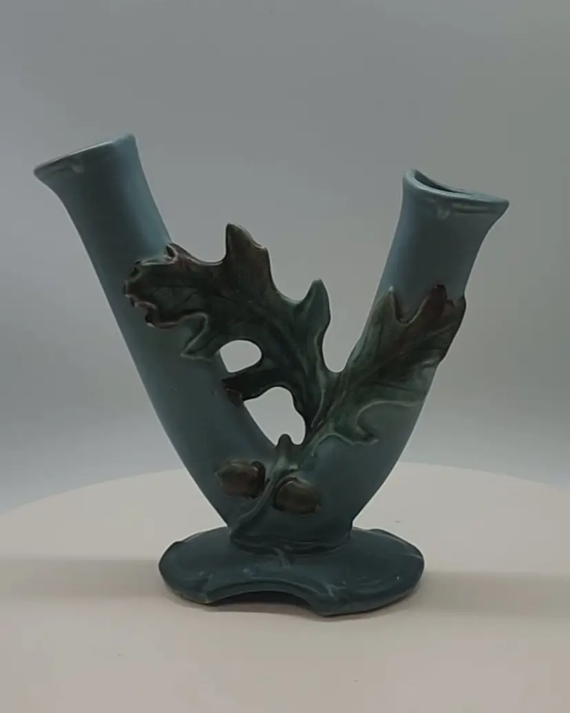 VINTAGE WELLER ART POTTERY BLUE OAK LEAF DOUBLE BUD VASE