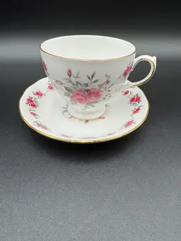 Queen Anne Pedestal Tea Cup H960 and Saucer F961 - England