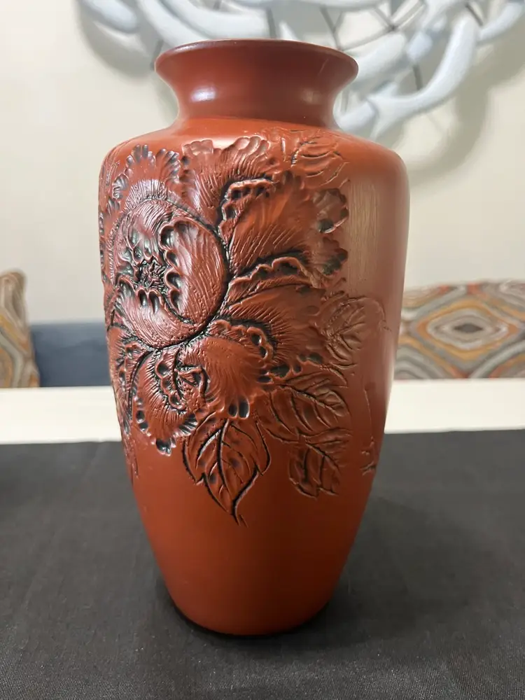 Vintage Tokoname Etched/Carved Floral Red Clay Vase 8.5” Like New Signed