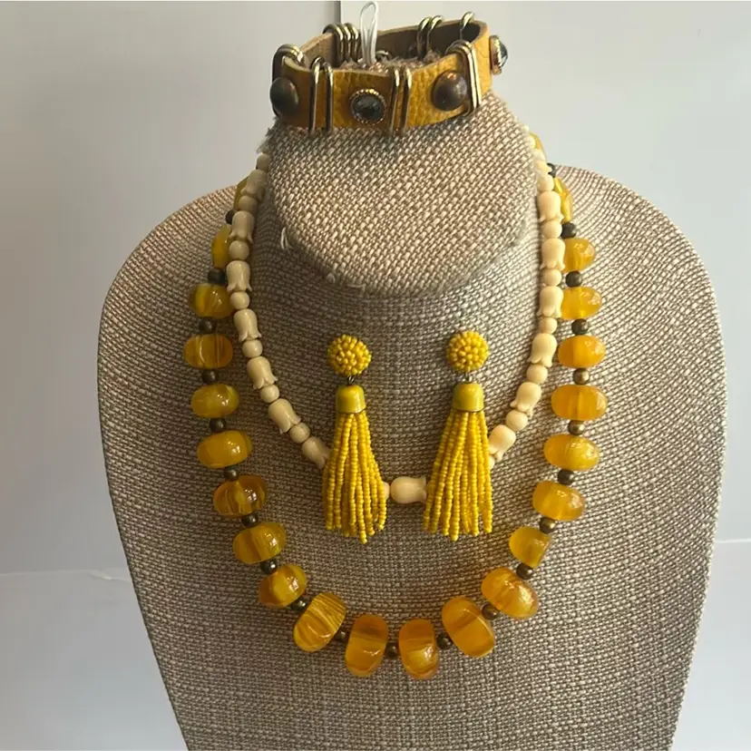 #54 - Lellow Tassel Lot