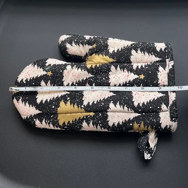 Handmade Oven Mitts Christmas theme