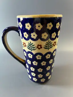 MANUFAKTURA ORIGINAL POLISH POTTERY BOLESLAWCU 5.75” Mug “as is”