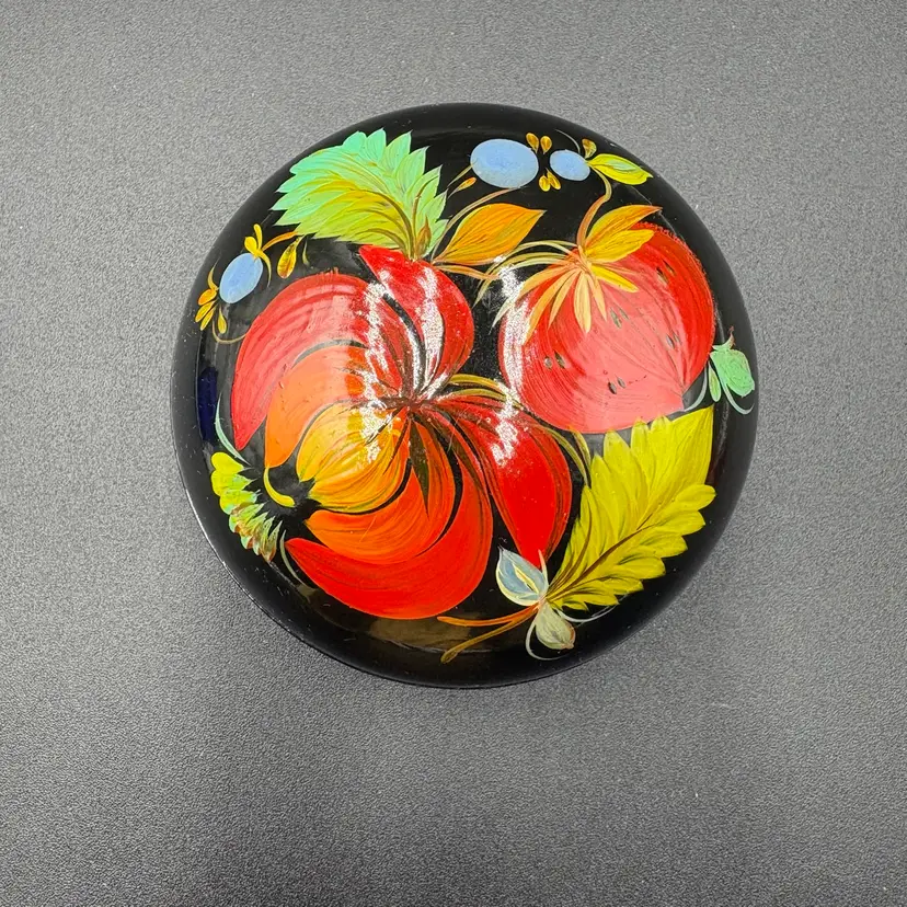 Vintage Tole Hand Painted Lacquer Wood Round Trinket Box Folk Art Floral Black Red