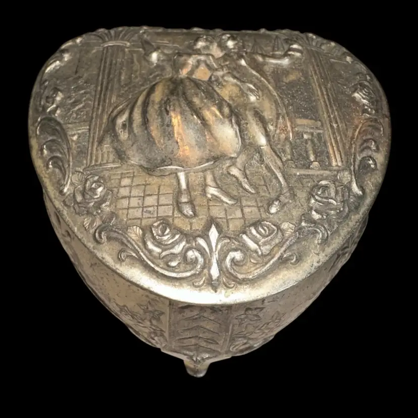Vintage Jewelry Casket Trinket Box Heart Shaped Lined Silver Tone Dancers Japan
