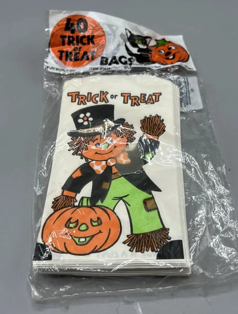 Vintage Halloween Treat Bags NOS Fun World Scarecrow Pumpkin 1981 Trick Or Treat