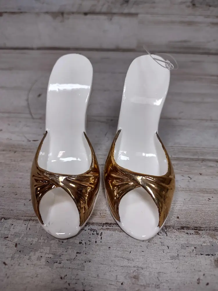 Set of 2 Vintage Dept 56 Bone China High Heel Shoe Pumps Ornaments Gold Taiwan