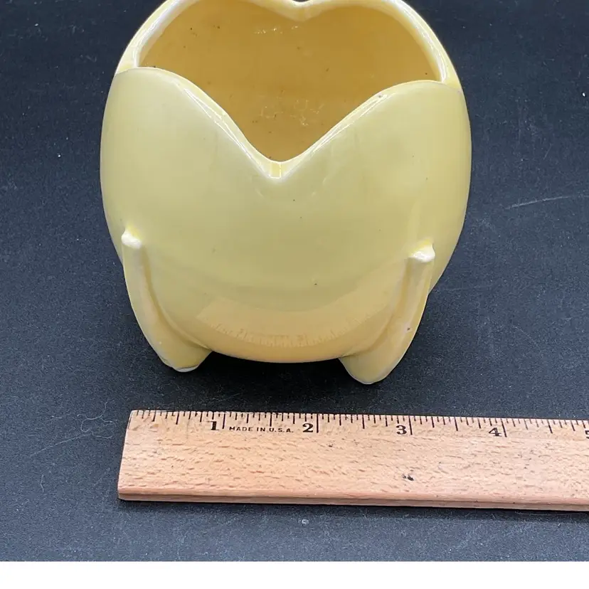 Vintage planter - McCoy yellow tulip