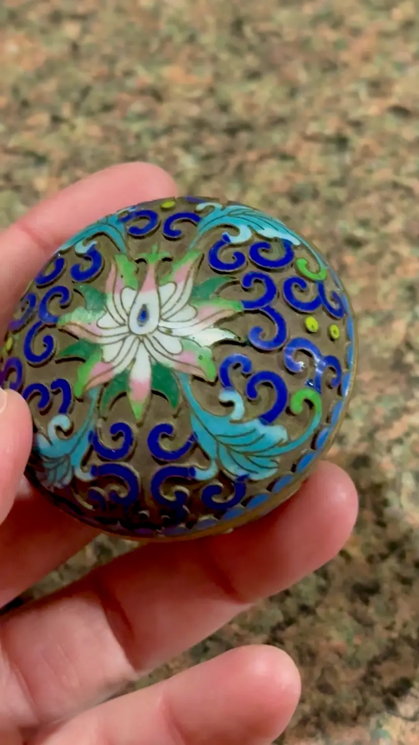 Vintage Chinese Cloisonné Enamel Multicolor Orchid Flower Lidded Trinket Box