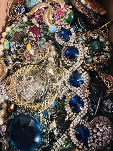 $1 Jewelry Starts & Free Ship For 1 Hour !