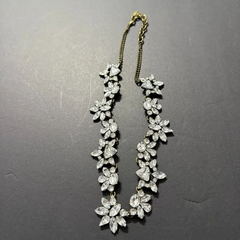 Faux Crystal Floral Necklace With Chain