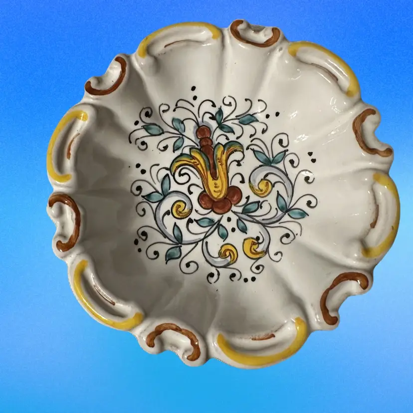 Vintage Italian majolica art pottery bowl,