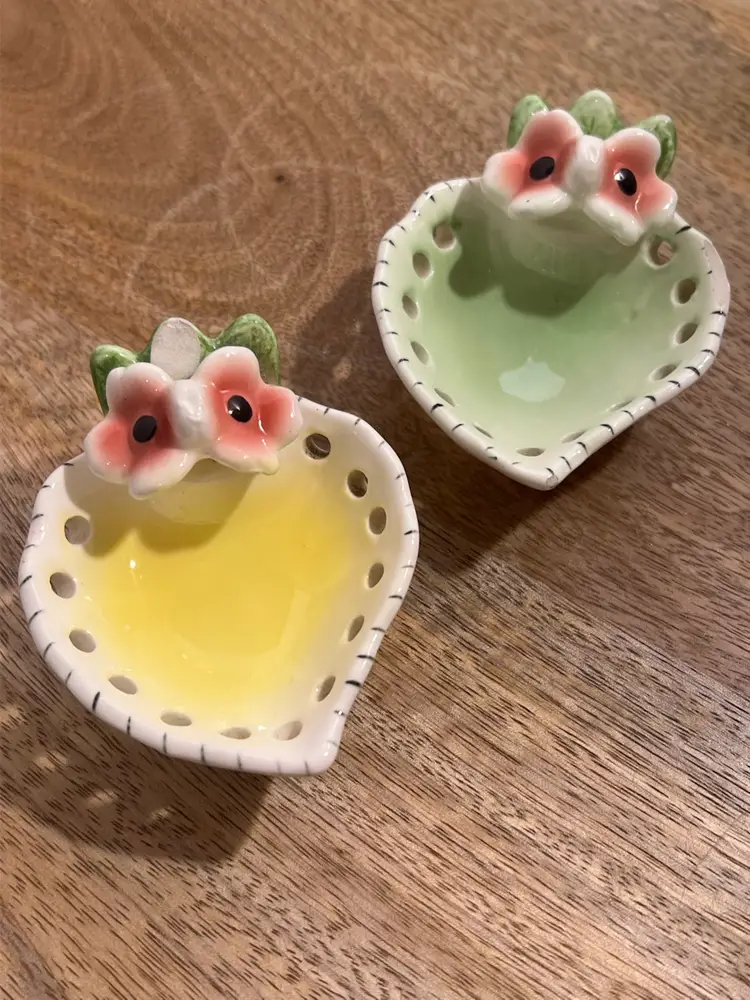 Set Of 2 Flower Trinket Dishes - *1 Chipped*