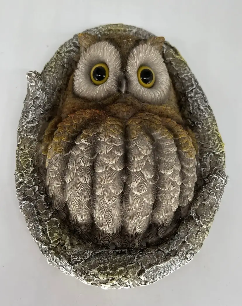 Vintage Three Dimensional Resin Barn Owl Wall Hanging 8”