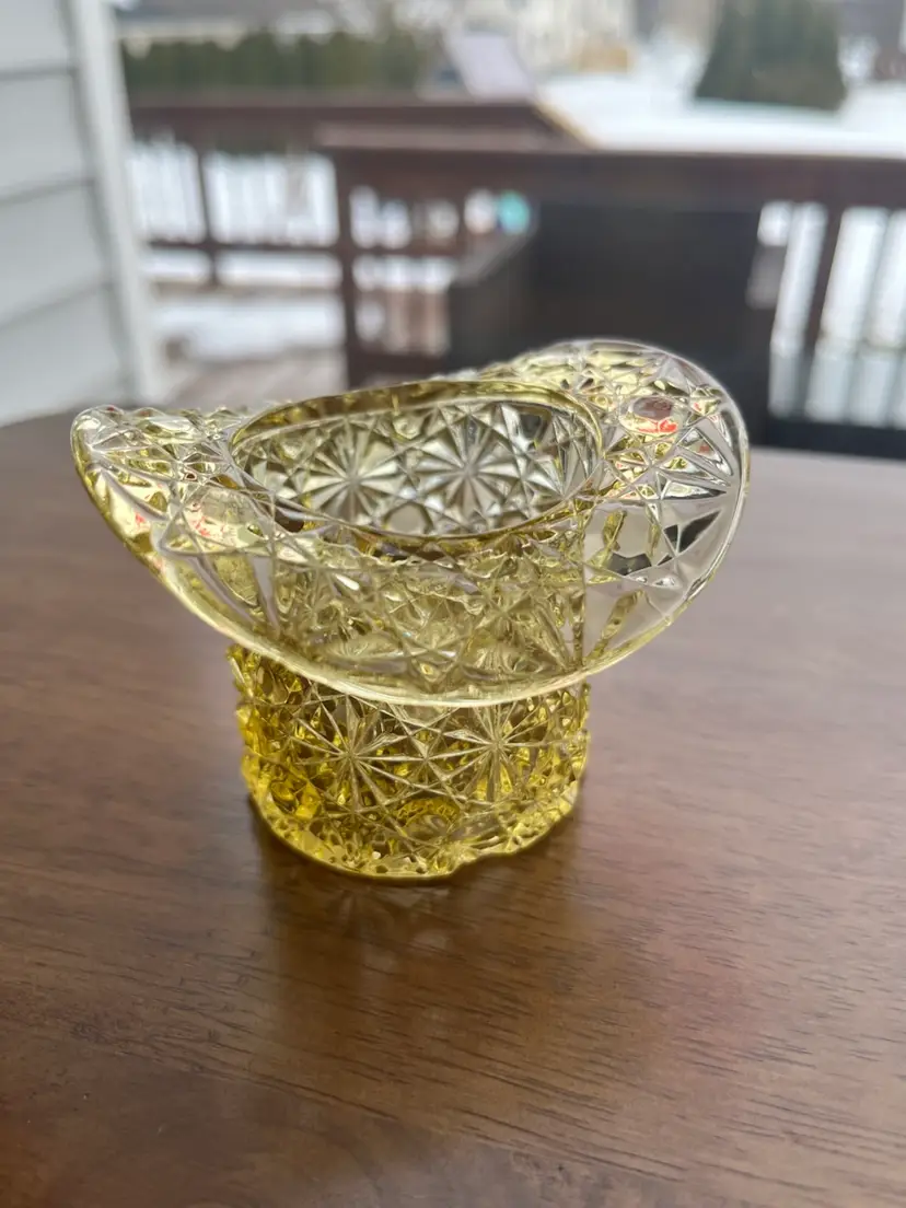 Light Yellow Fenton glass top hat shaped toothpick holder with Colonial pattern.