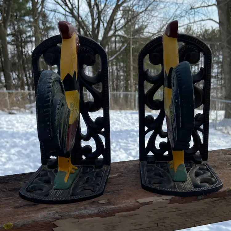 Cast Iron Chicken / Rooster Bookends. 5.1 Pounds. Not Marked. 6.75”h.