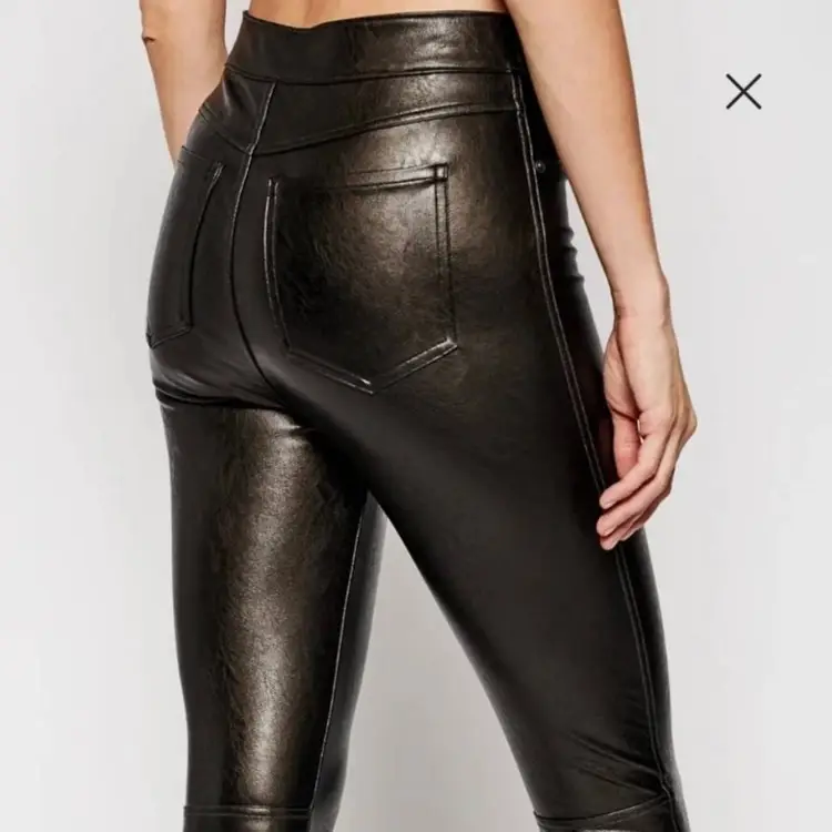 SPANX Leather Like Classic Black Skinny Fit Ankle Pants Smooth Shaping Size S