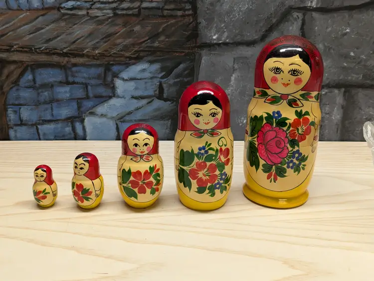Nesting Dolls Russian Matryoshka Vintage Hand Painted 5 Piece Set 7.25“ Family Sarafan Dress Figurine mother Gift Folk Art  lacquered Wood