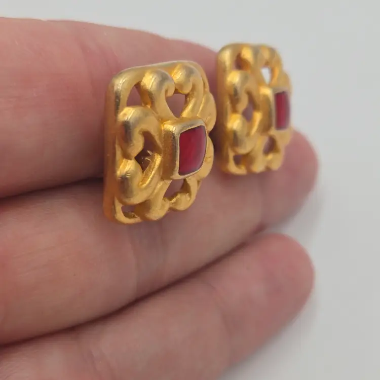 Vintage ANNE KLEIN Matte Gold Tone Red Enamel Clip On Earrings Couture Square