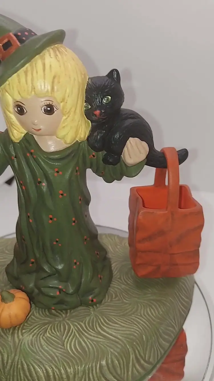 VINTAGE 1970S Halloween Ceramic Girl Witch W/Black Cat Trick Or Treat Bags RARE
