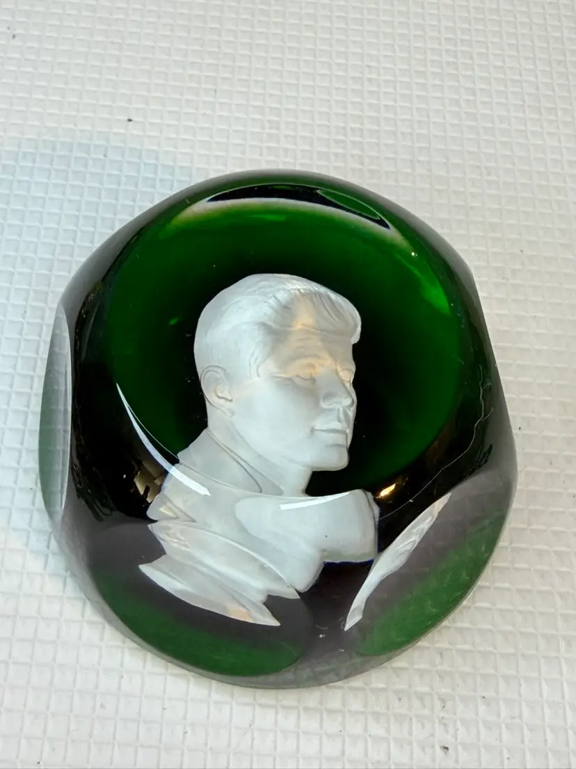President Kennedy crystal Baccarat sulphide Green paperweight