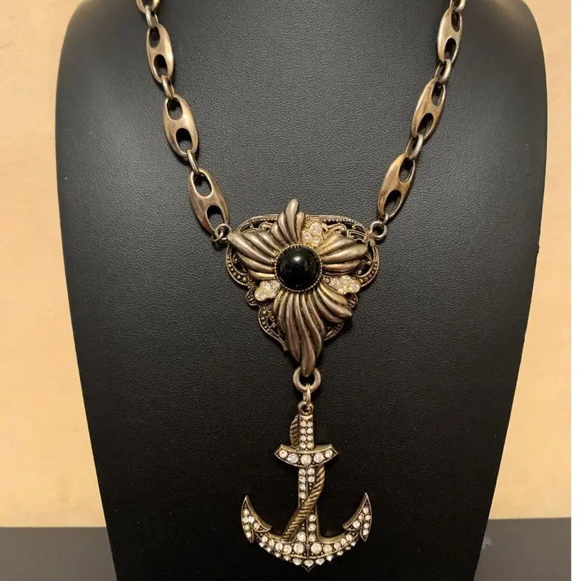 Gorgeous Unique Necklace Made In Italy
