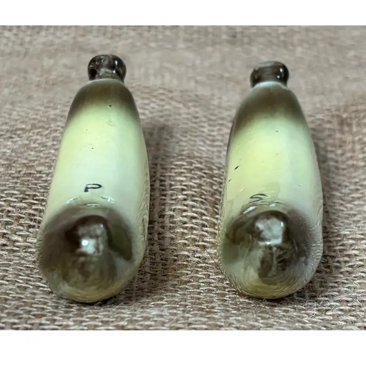 Vintage Banana Salt And Pepper Shaker Set Yellow Fruit Funny Novelty Collectible