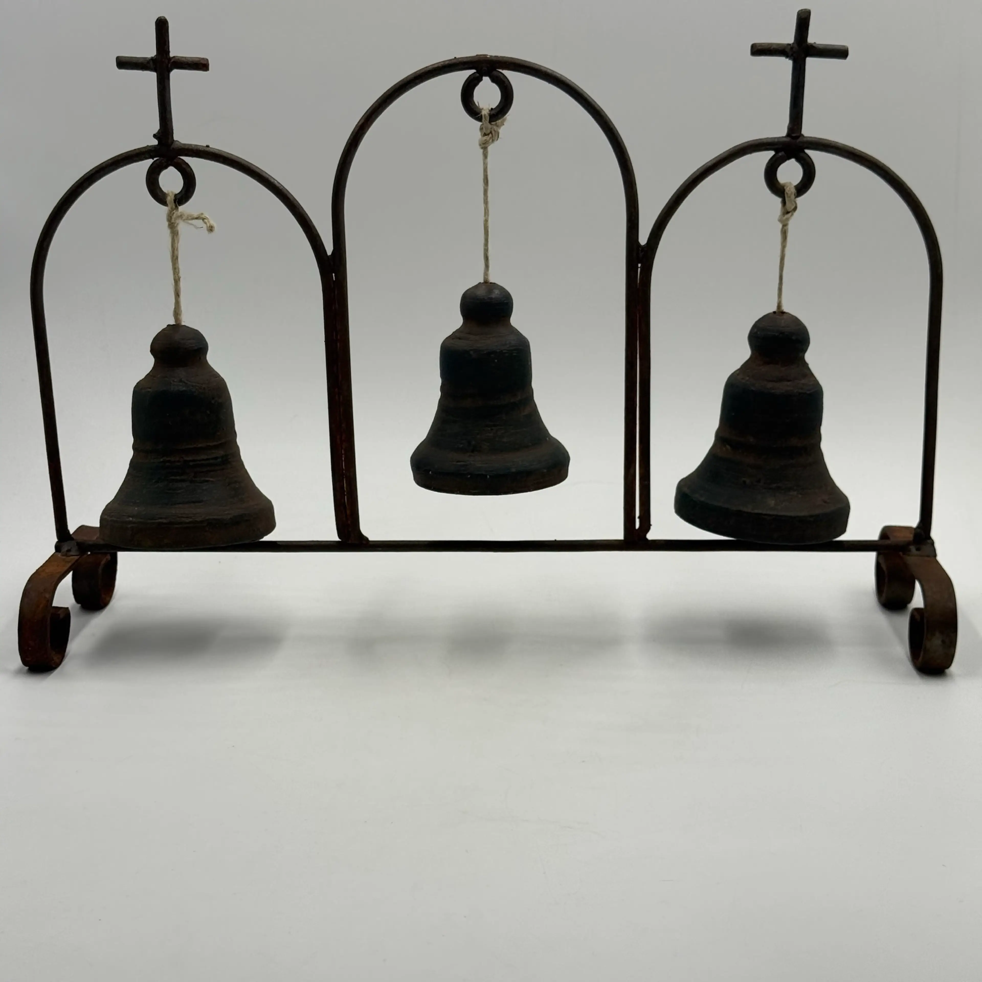 Image 2 of 16